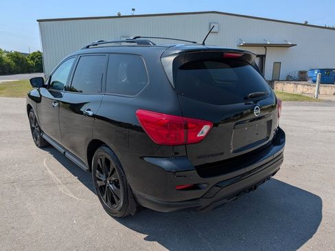 Used 2018 Nissan Pathfinder SL w/ Midnight Edition Package AWD/4WD image 4