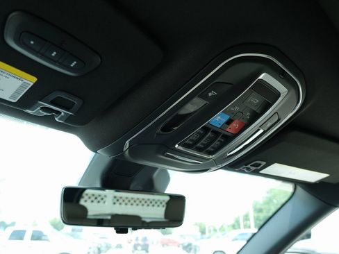 New 2025 Jeep Grand Cherokee Limited w/ Luxury Tech Group II AWD/4WD image 18