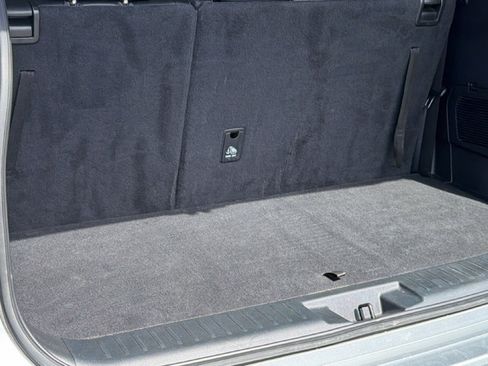 Used 2022 Toyota Highlander XLE AWD/4WD image 27