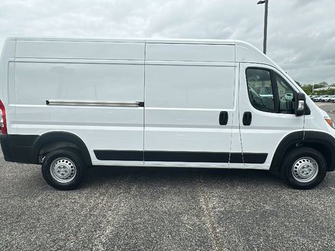 Used 2026 RAM ProMaster 2500 w/ Convenience Group FWD image 15