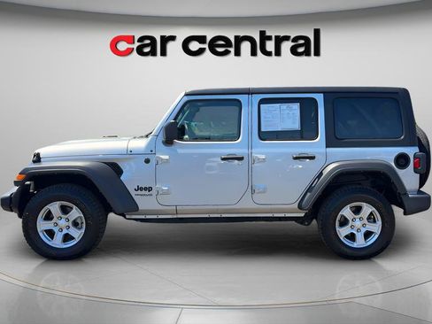 Used 2022 Jeep Wrangler Unlimited Sport AWD/4WD image 2