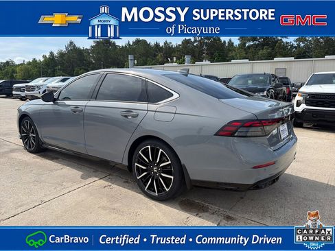 Used 2023 Honda Accord Touring image 4