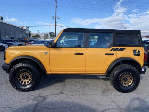 Used 2022 Ford Bronco 4-Door w/ Sasquatch Package AWD/4WD image 11