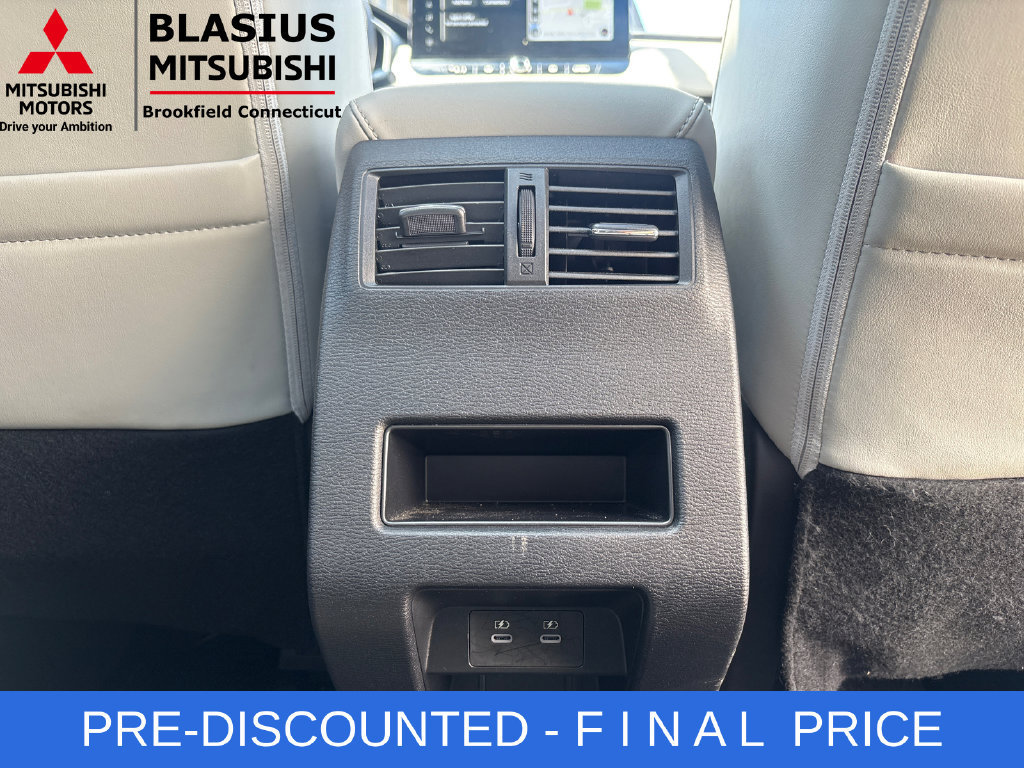 Used 2025 Mitsubishi Outlander SE AWD/4WD image 43