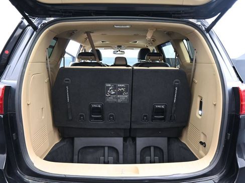 Used 2016 Kia Sedona EX FWD image 28