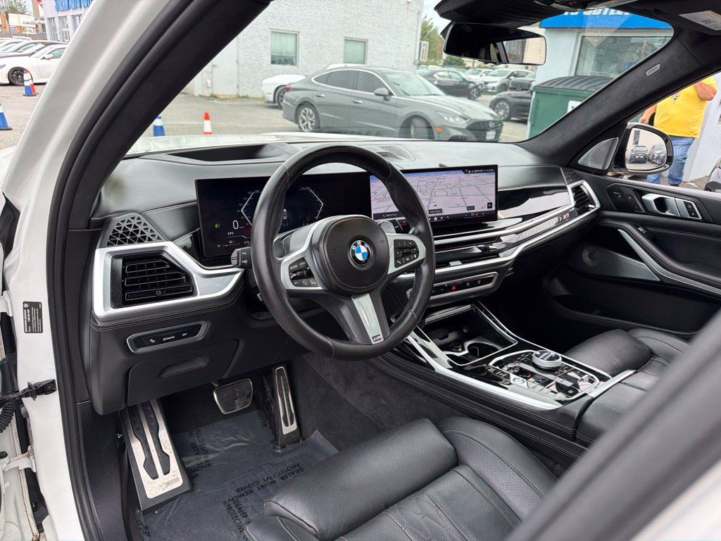 Used 2024 BMW X7 xDrive40i w/ Executive Package AWD/4WD image 44