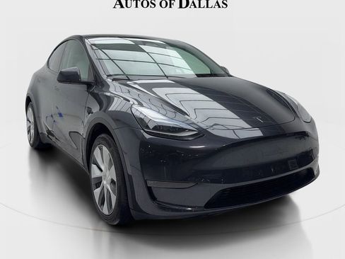 Used 2024 Tesla Model Y 2WD image 2