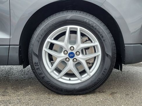 Certified 2021 Ford Edge SE FWD image 9