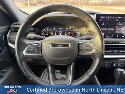 Used 2022 Jeep Compass Limited image 12