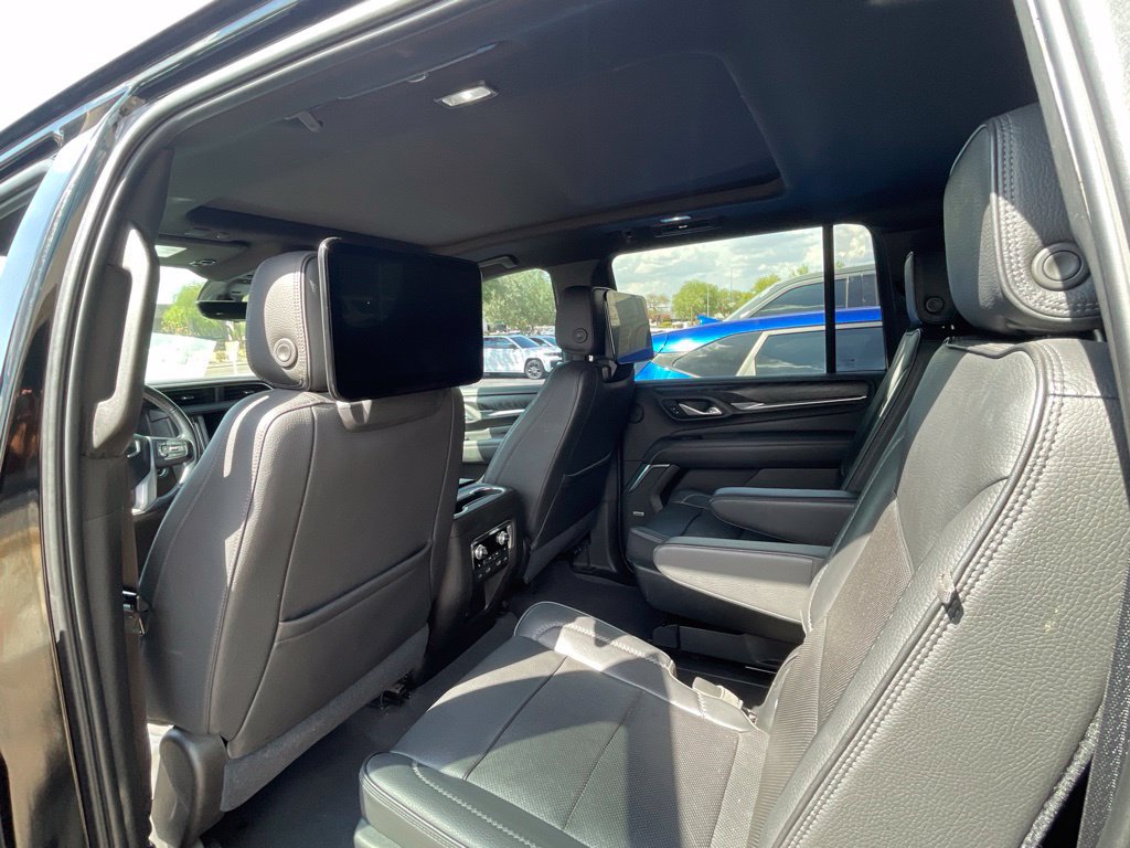 Used 2021 GMC Yukon XL Denali w/ Denali Premium Package AWD/4WD image 37