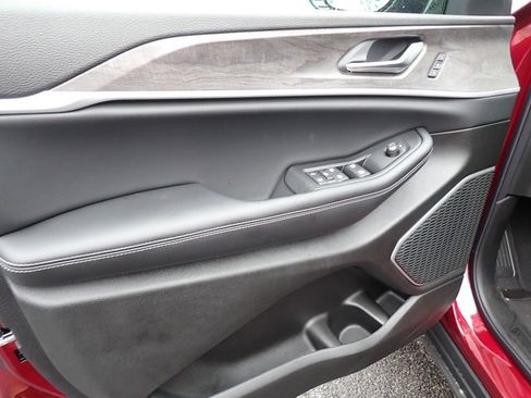 New 2025 Jeep Grand Cherokee Limited w/ Black Appearance Package image 15