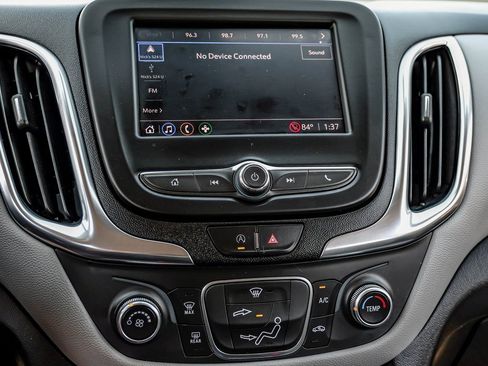 Used 2022 Chevrolet Equinox LS image 29