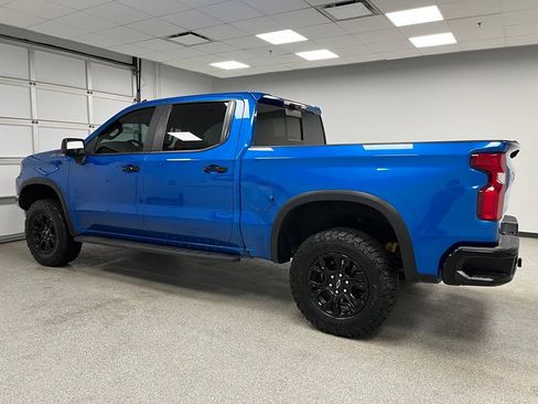 Used 2022 Chevrolet Silverado 1500 ZR2 w/ Technology Package AWD/4WD image 6
