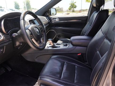 Used 2017 Jeep Grand Cherokee Overland image 18