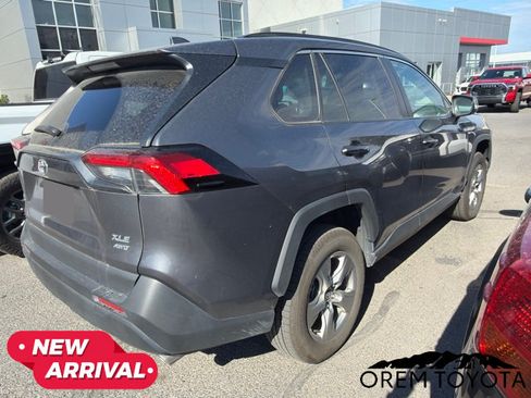 Used 2024 Toyota RAV4 XLE w/ Convenience Package AWD/4WD image 12