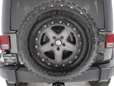 Used 2017 Jeep Wrangler Unlimited Rubicon w/ Dual Top Group image 33