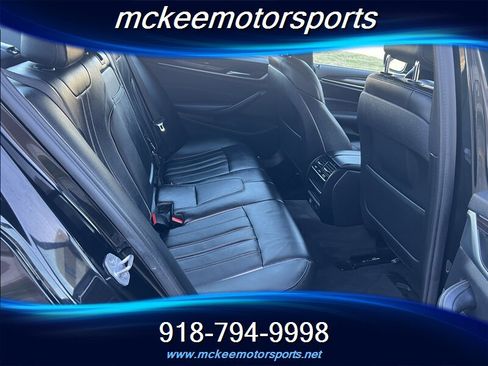 Used 2019 BMW 530i xDrive w/ Premium Package image 8