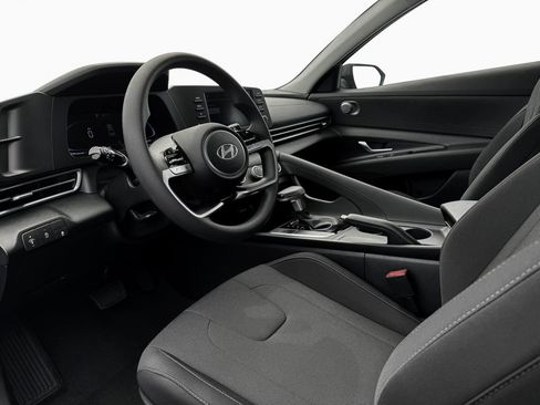 New 2025 Hyundai Elantra SE image 14