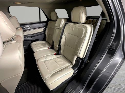 Used 2016 Ford Explorer Platinum AWD/4WD image 22