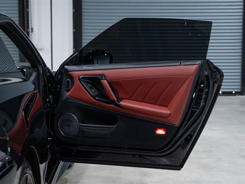 Used 2021 Nissan GT-R Premium AWD/4WD image 31