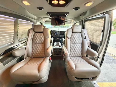 Used 2024 Chevrolet Express 2500 RWD image 60