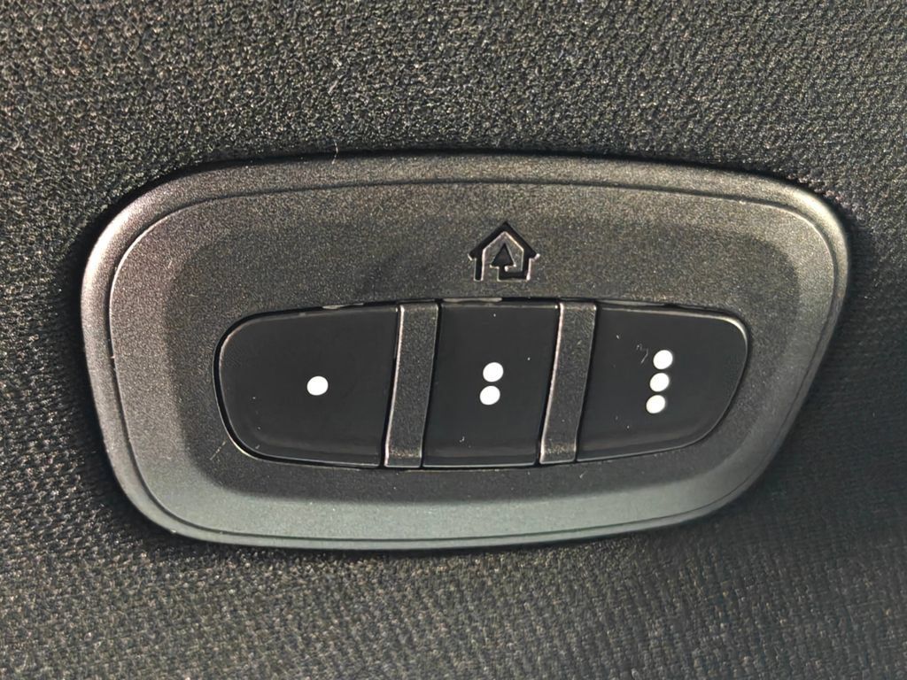 Used 2019 RAM 1500 Big Horn AWD/4WD image 11