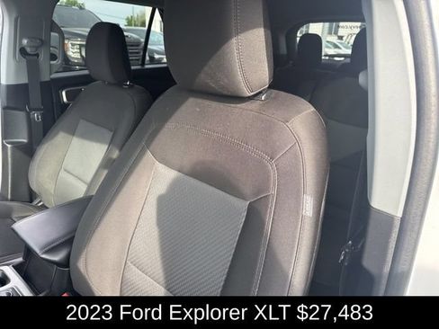 Used 2023 Ford Explorer XLT AWD/4WD image 10