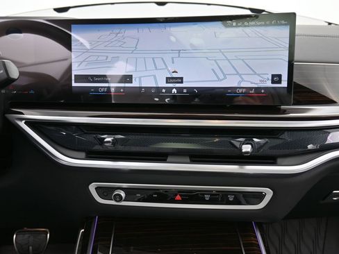 Used 2026 BMW X7 xDrive40i w/ M Sport Package image 14