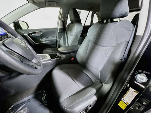 Certified 2025 Toyota RAV4 XLE AWD/4WD image 18