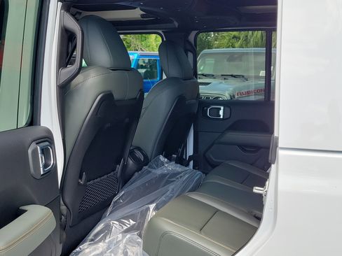 New 2026 Jeep Gladiator Mojave AWD/4WD image 12