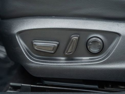 Used 2024 Toyota Camry SE image 30