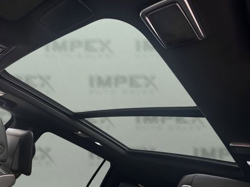 Used 2024 Cadillac Escalade ESV Premium Luxury Platinum image 12