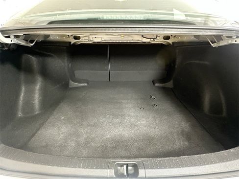 Used 2021 Toyota Corolla LE image 23