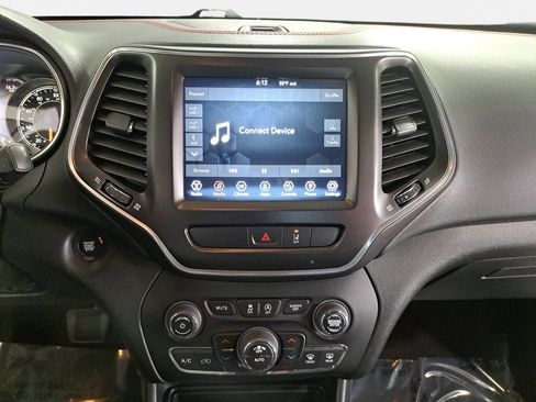 Certified 2022 Jeep Cherokee Trailhawk w/ Comfort/Convenience Group AWD/4WD image 22