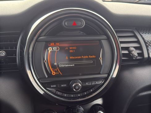 Used 2017 MINI Cooper S image 22