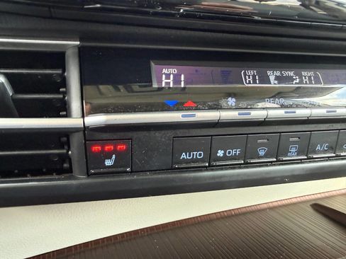 Used 2023 Toyota Sienna XLE image 43