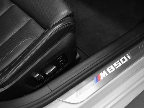 Used 2022 BMW M850i xDrive image 21