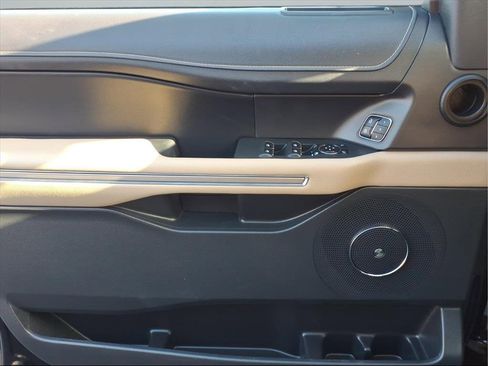 Used 2024 Ford Expedition Max Limited image 17