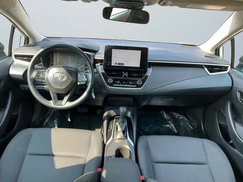 Used 2025 Toyota Corolla LE FWD image 11