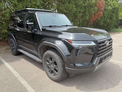 Used 2024 Lexus GX 550 AWD/4WD image 3
