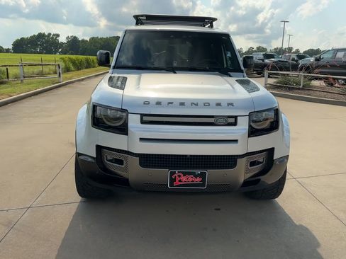 Used 2021 Land Rover Defender 110 X-Dynamic HSE image 4