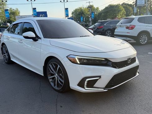 Used 2022 Honda Civic Touring image 8
