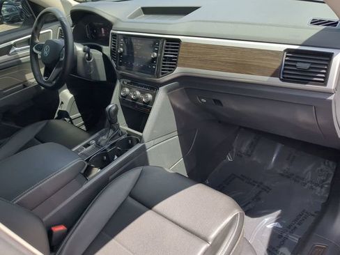 Certified 2023 Volkswagen Atlas SE w/ Panoramic Sunroof Package image 12