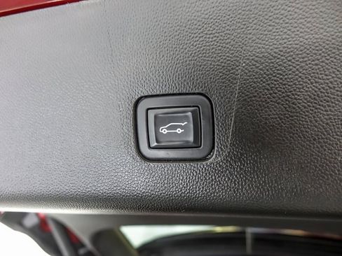 Used 2020 Chevrolet Traverse LT image 31