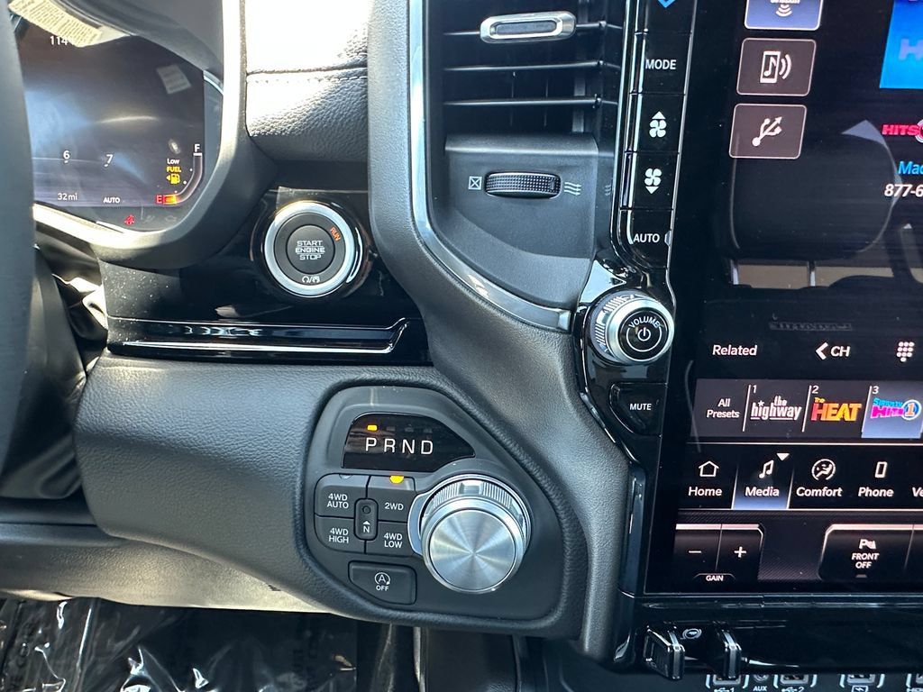 New 2026 RAM 1500 Laramie AWD/4WD image 28