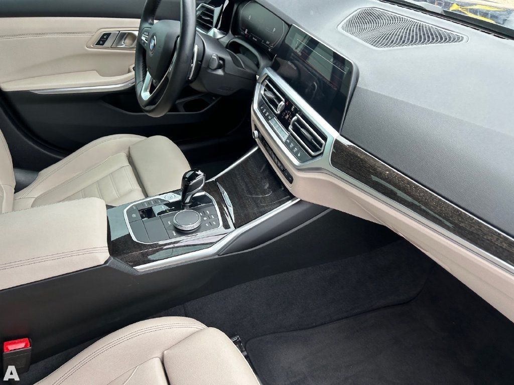 Used 2022 BMW 330i Sedan w/ Driving Assistance Package RWD image 13