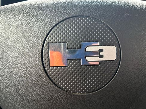 Used 2006 HUMMER H3 Sport Utility image 18