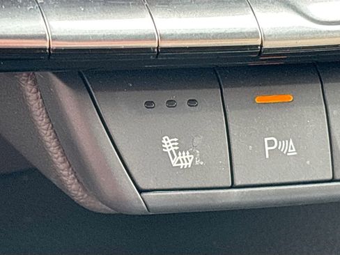 Used 2024 Cadillac XT4 Luxury w/ Cold Weather Package image 20