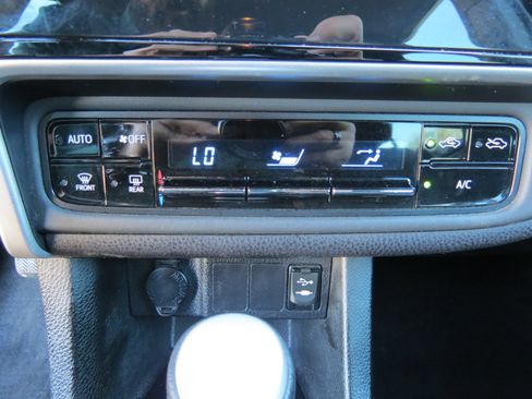 Used 2017 Toyota Corolla L image 22