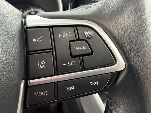 Used 2023 Toyota Highlander XLE AWD/4WD image 27